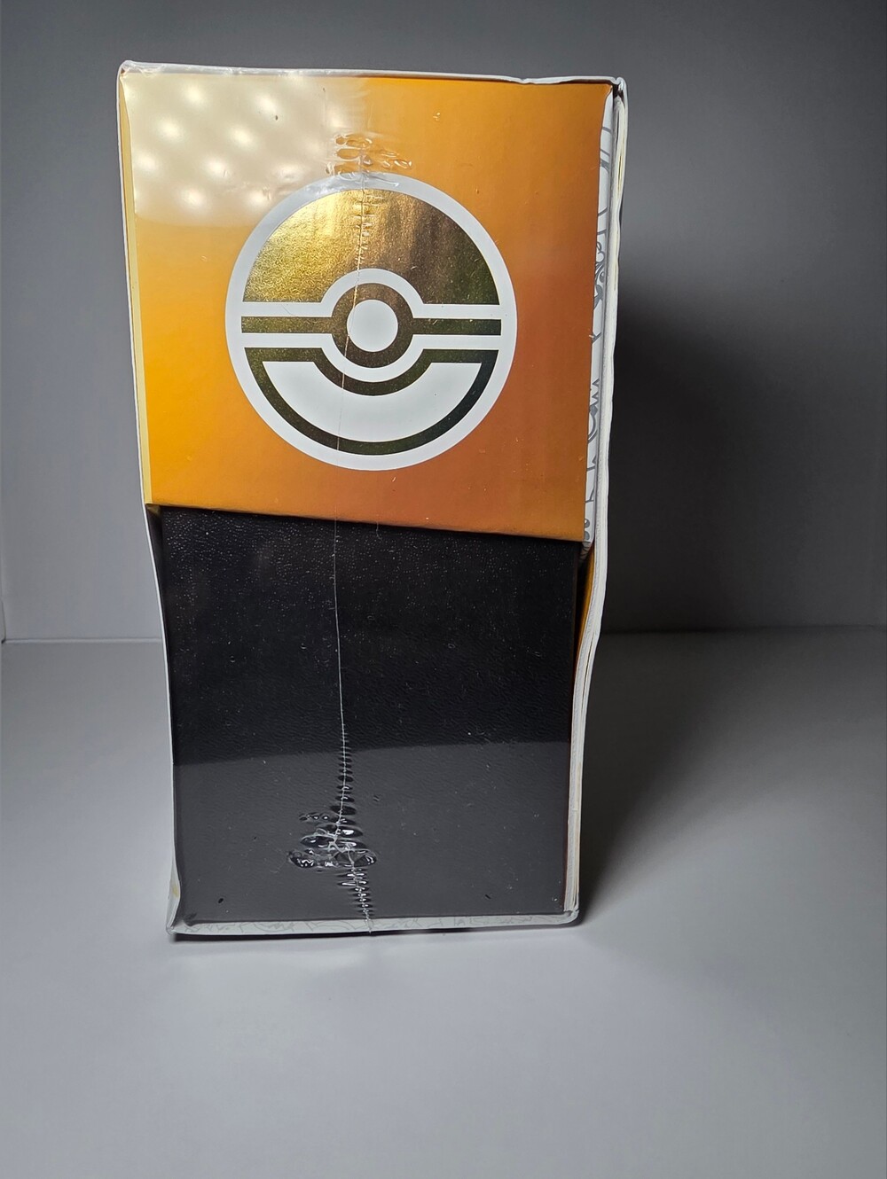 Pokémon TCG: 30th Celebration Elite Trainer Box – Factory Sealed - Picture 5 of 5